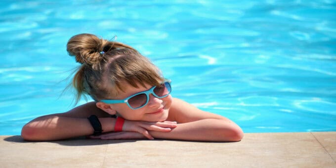 Parents Warned to Keep Children Out of Sun